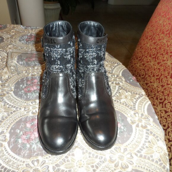 Chanel Black Tweed/Leather Moto Ankle Boots w/Buckles-LOGO Detail Size 38.5M - Picture 3 of 16